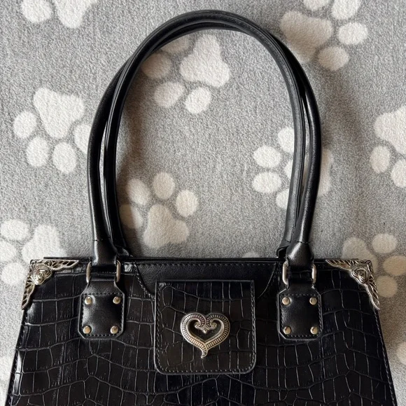 Handbag with Silver Heart Hardware - Picture 5 of 12